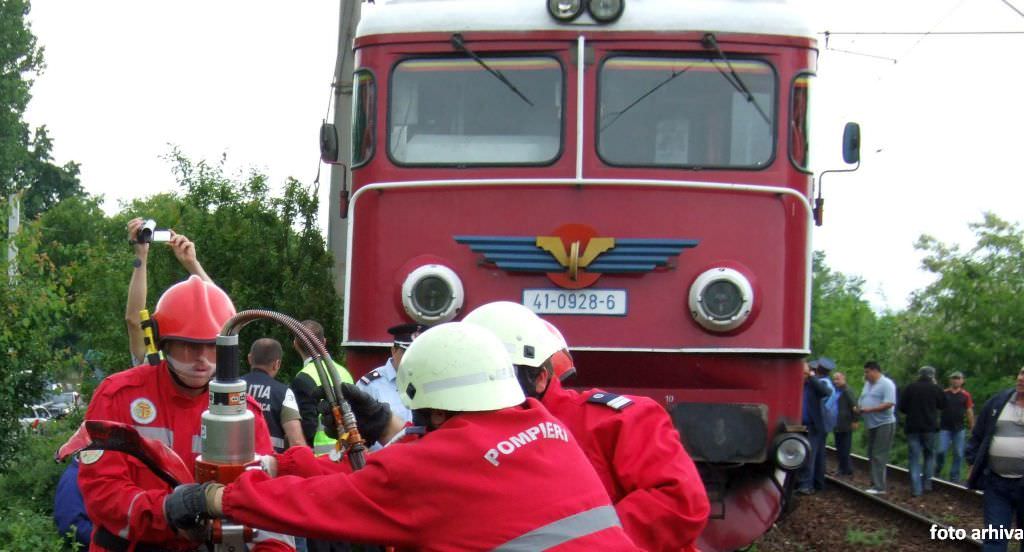 incredibil - bătrână lovită de tren la aciliu. iată cum a scăpat cu viață femeia!