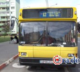 VIDEO FOTO A rămas cu capul prins între ușile unui autobuz Tursib