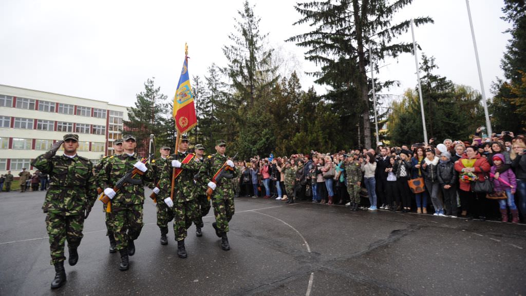 sărbătoare la academia forțelor terestre din sibiu. și tu poți merge acolo