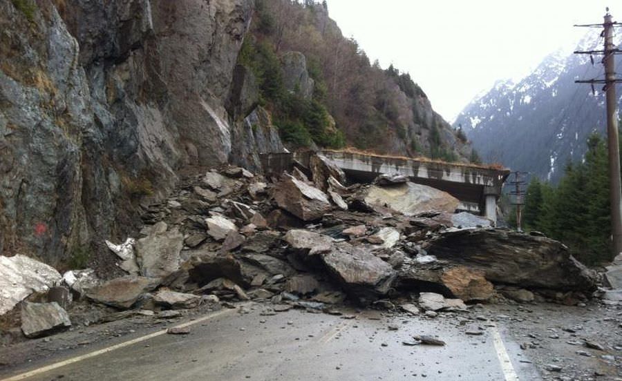 cad stânci pe transfăgărășan. joi se închide traficul pentru detonări