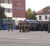 video foto tristețe la ceremonialul de la sibiu pentru cei opt morți în accidentul de elicopter. iohannis a aprins o lumânare