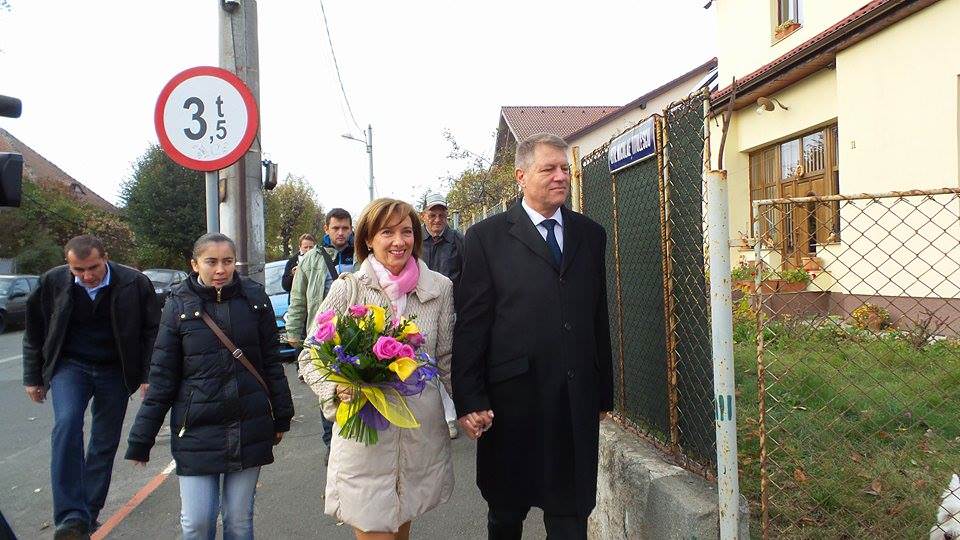 ora de sibiu live: klaus iohannis, în sibiu de sărbători. președintele e acasă!