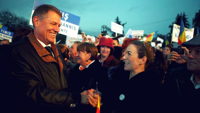 Preşedintele Klaus Iohannis la sosirea in Sibiu: Bine v-am gasit ACASA! VIDEO