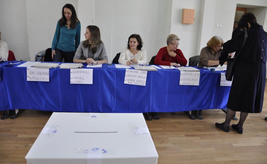 le-a căzut ștampila în urna de vot pentru alegerile parlamentare