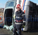 video și galerie foto accdident mohu: autocar atlassib răsturnat pe dn1. doi pasageri au murit, iar alți șapte sunt răniți!