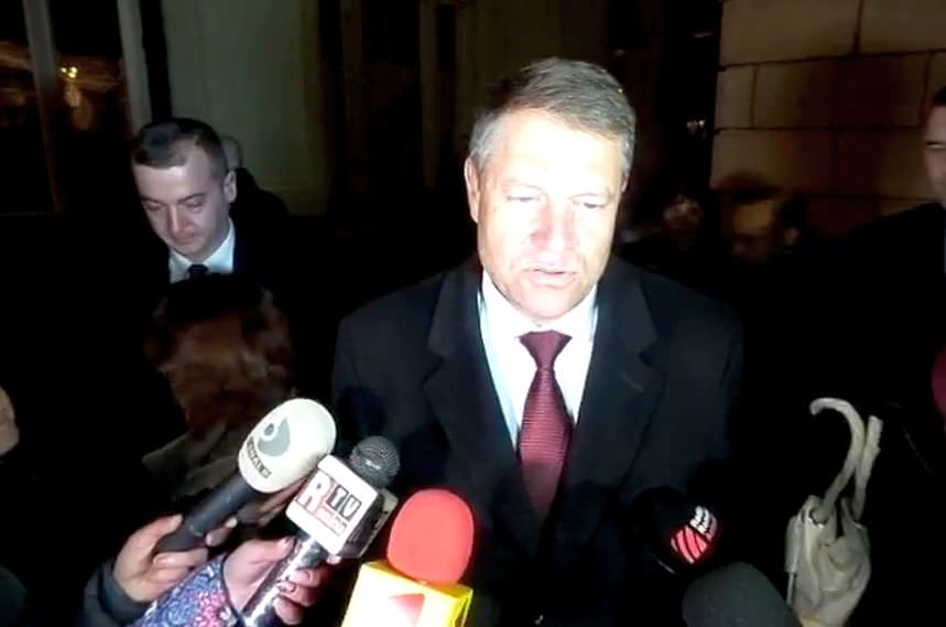 video presedintele iohannis ovaționat la ieșirea de la un concert la sibiu. iată ce a declarat!