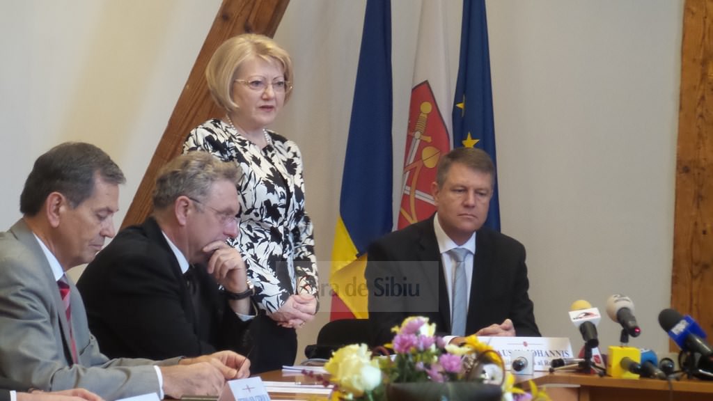 video foto iohannis a predat ștafeta lui astrid fodor. reacția noului primar a venit promt!