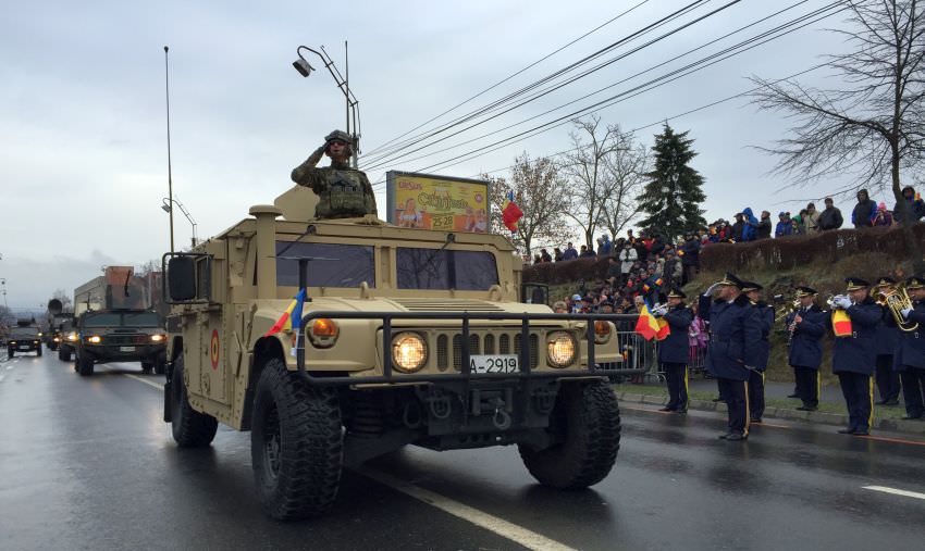 parada militară de 1 decembrie de la sibiu. avioane, elicoptere, tancuri și multe alte surprize la defilare! (detalii complete)