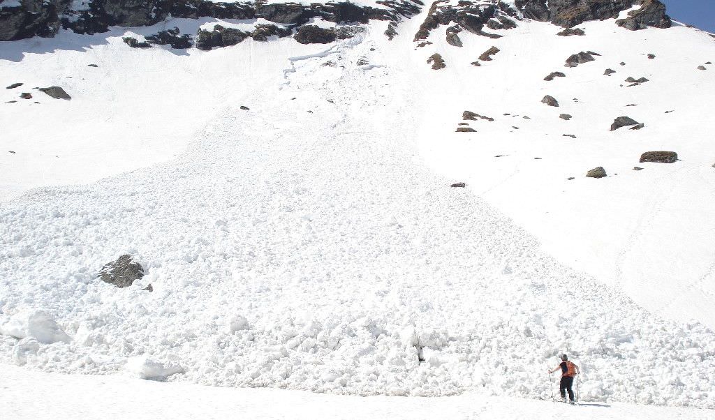 atenţie! risc mare de avalanşă în munţii făgăraş