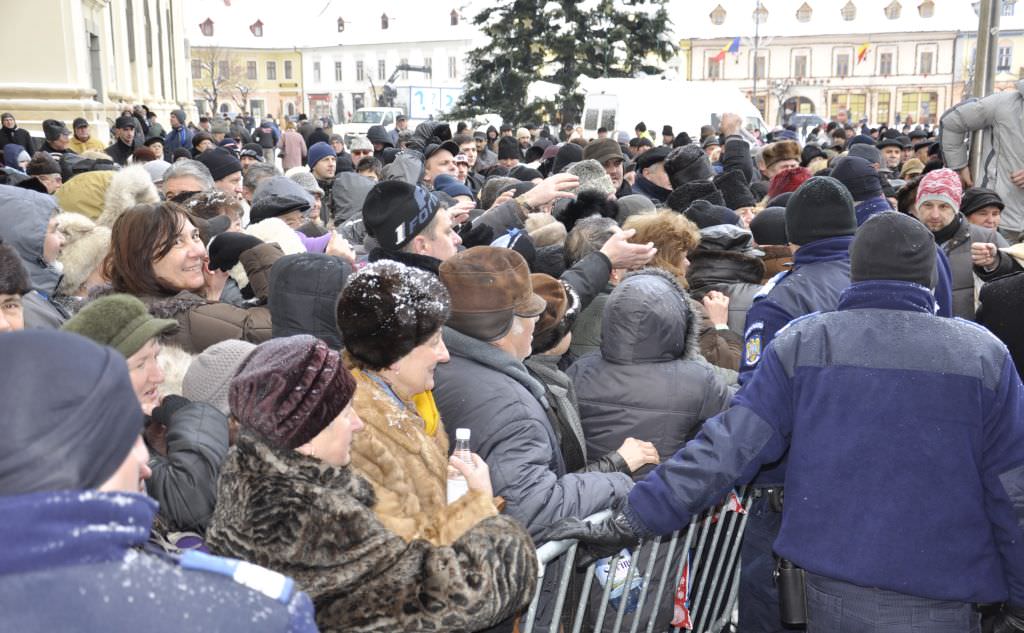 miercuri este boboteaza. ce recomandări face jandarmeria sibienilor care vin în piața mare la procesiune!