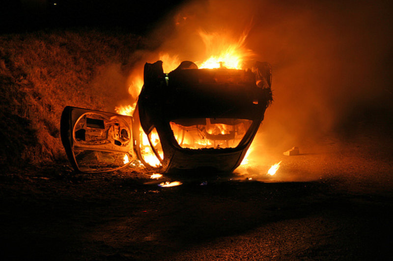 accident grav pe dn1. o mașină a luat foc, iar trei persoane sunt rănite la porumbacu de jos!