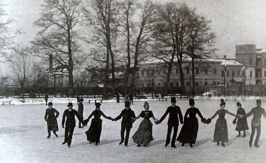 liber la patinat. s-a deschis patinoarul din ”sub arini”