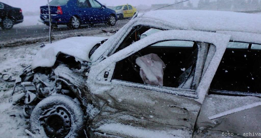 accident pe transfăgărășan la cârțișoara. trei persoane rănite!