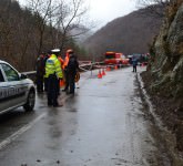 foto drumul săliște – jina a luat-o la vale. traficul a fost închis între rod și tilișca