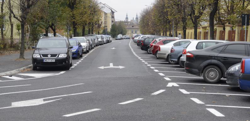 se închide strada revoluției!