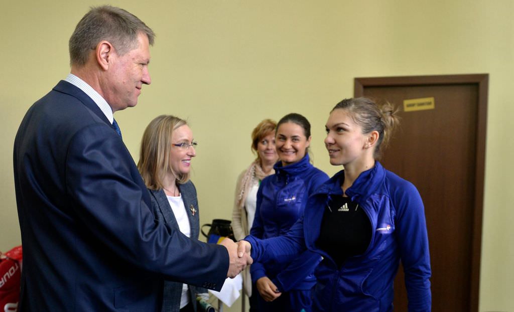 ”ciocniri” între președintele iohannis și simona halep de paște - foto