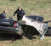 video foto accident groaznic în dealul dăii. o persoană grav rănită și o mașină făcută praf!