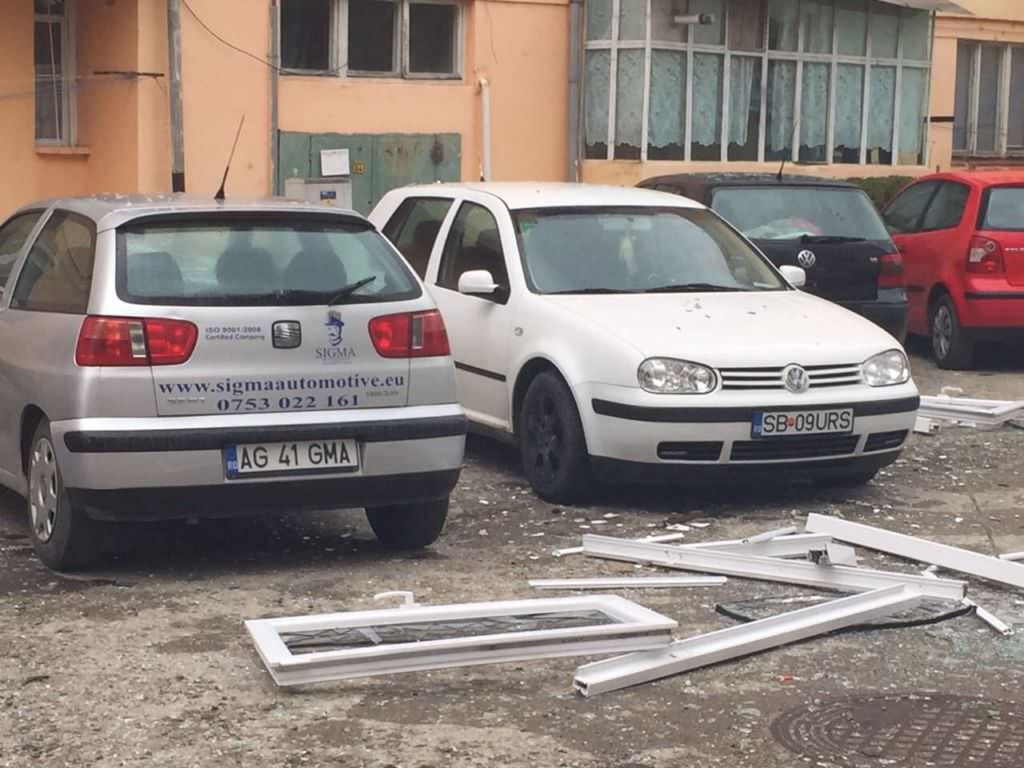 update video foto explozie într-un apartament în sibiu! peste 30 de persoane au fost evacuate!