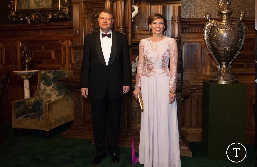 nuntă cochetă și bănoasă pentru familia iohannis. klaus și carmen au strâns o grămadă de bani!