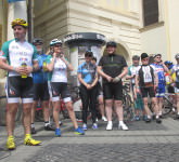 principele nicolae a ajuns pe bicicletă la sibiu. a fost primit chiar de primarul astrid fodor (foto)