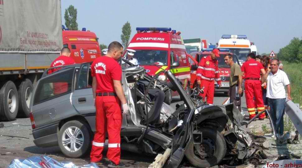 accident grav pe valea oltului. patru masini implicate!