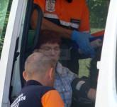 video foto accident grav pe iorga - două femei rănite. una a fost prinsă sub o mașină!