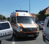 video foto accident grav pe iorga - două femei rănite. una a fost prinsă sub o mașină!