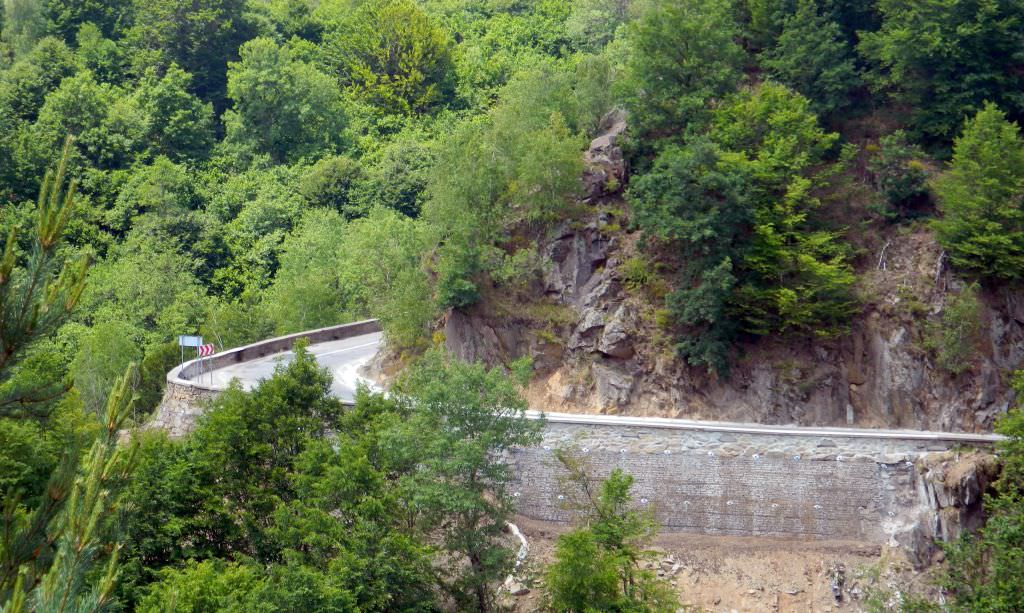 foto drumul dintre săliște și jina a fost reparat. liber către transalpina!