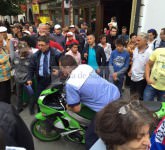 video foto teroare în centrul sibiului. un tânăr a intrat cu motorul în mijlocul spectatorilor de la un spectacol fits!