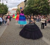 video foto teroare în centrul sibiului. un tânăr a intrat cu motorul în mijlocul spectatorilor de la un spectacol fits!