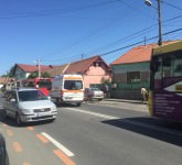 video - foto biciclist lovit de un autobuz în terezian. s-a solicitat ambulanța!