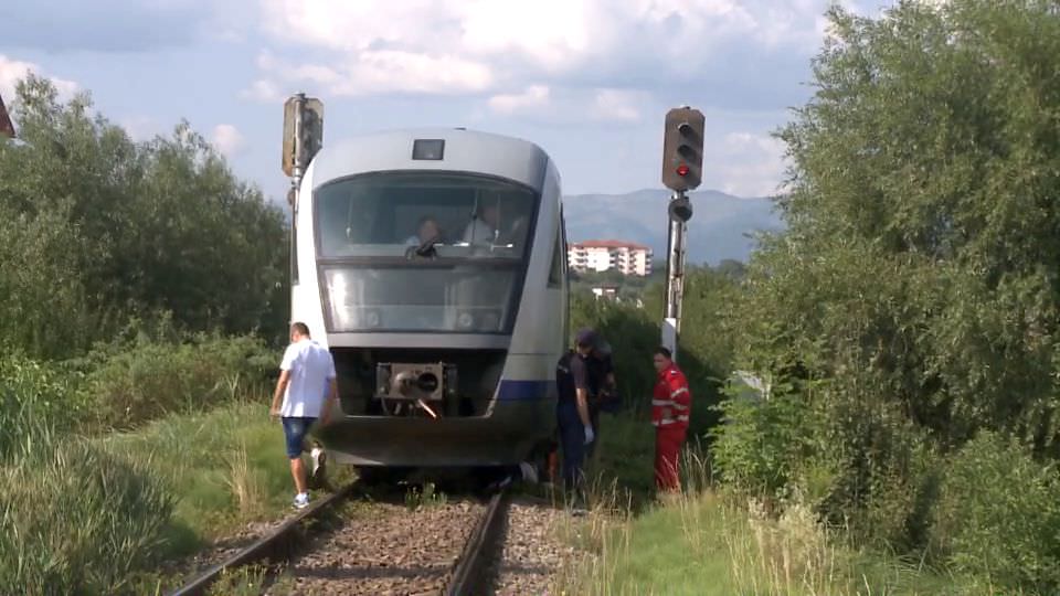 UPDATE VIDEO FOTO - Bărbat lovit MORTAL de tren în Ștrand. A rămas blocat sub locomotivă!