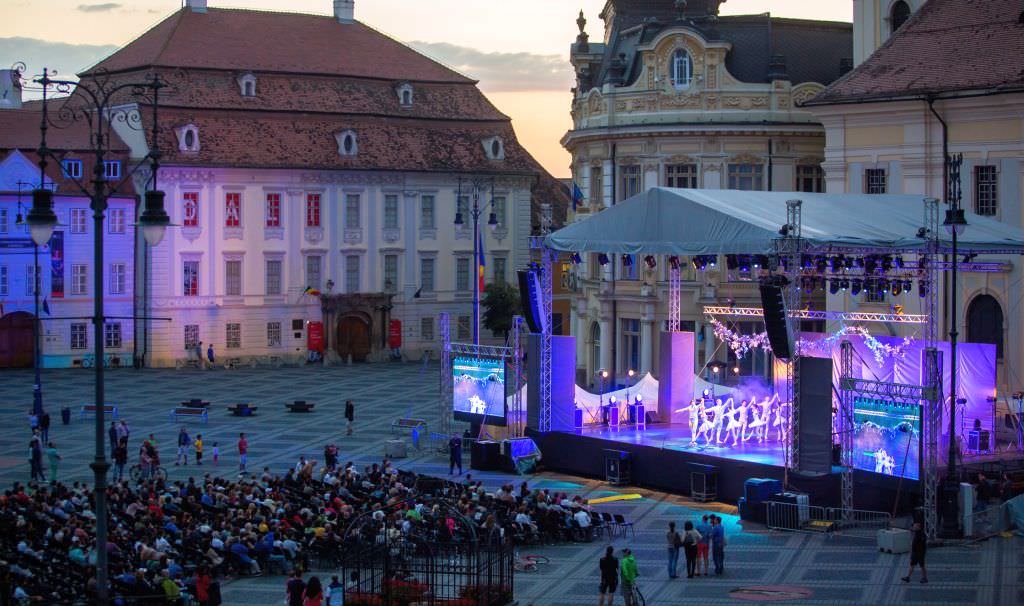 super spectacol astă seară în piața mare. balet de vis în centrul sibiului!