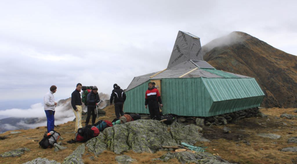 FOTO - A fost deschis noul refugiu alpin pentru turiști Călţun în Munții Făgăraș