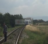 video foto - taxi lovit în plin de tren în sibiu. l-a aruncat într-un şant!