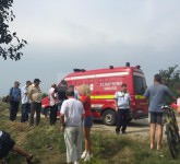 video foto - taxi lovit în plin de tren în sibiu. l-a aruncat într-un şant!