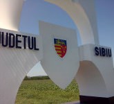 galerie foto - consiliul judeţean sibiu a reabilitat indicatoarele de intrare în judeţ. îți place cum arată?