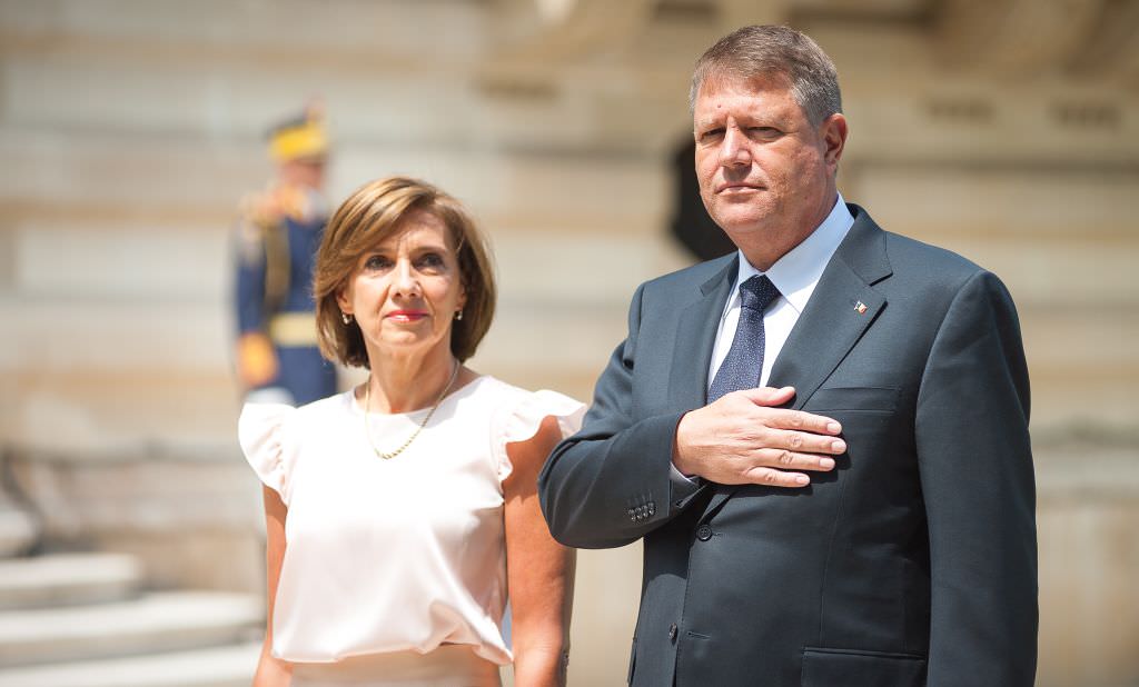 astăzi este ziua președintelui româniei. află totul despre viața lui klaus iohannis!