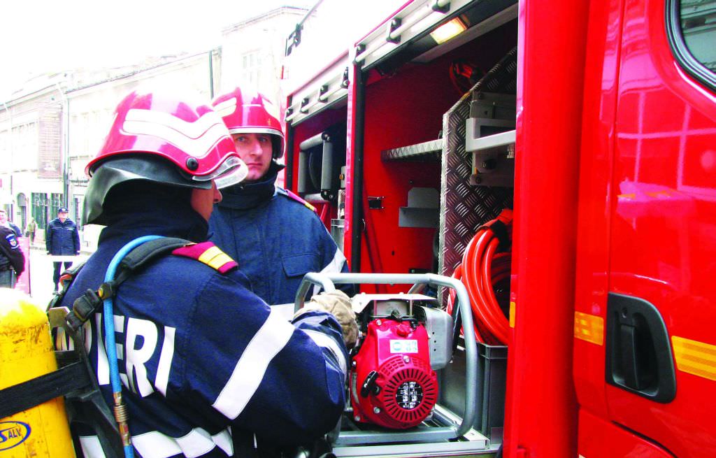 foto – incendiu la carrefour în sibiu. foc pus intenționat?