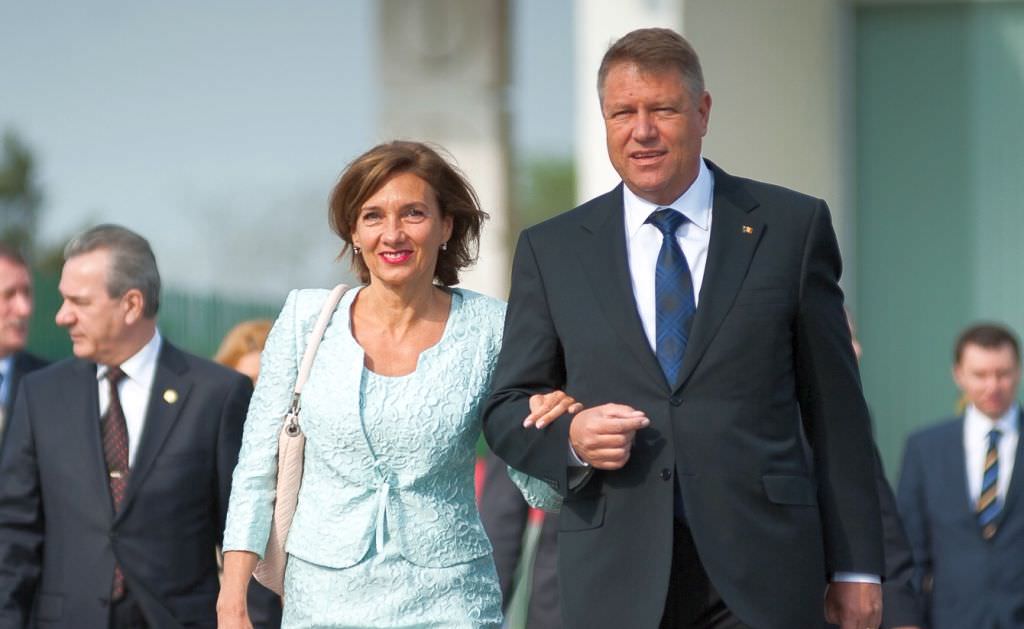 iohannis sărbătorește rusaliile catolice acasă la sibiu. ce le-a transmis tuturor românilor!