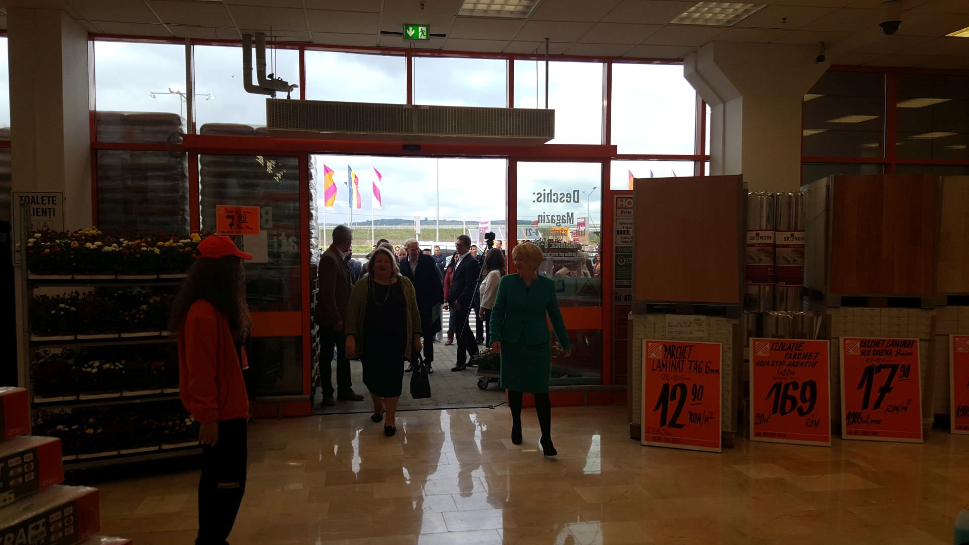 video foto hornbach deschide magazinul din sibiu. nemții se iau de prețurile dedeman! cum arată locația și ce puteți cumpăra!