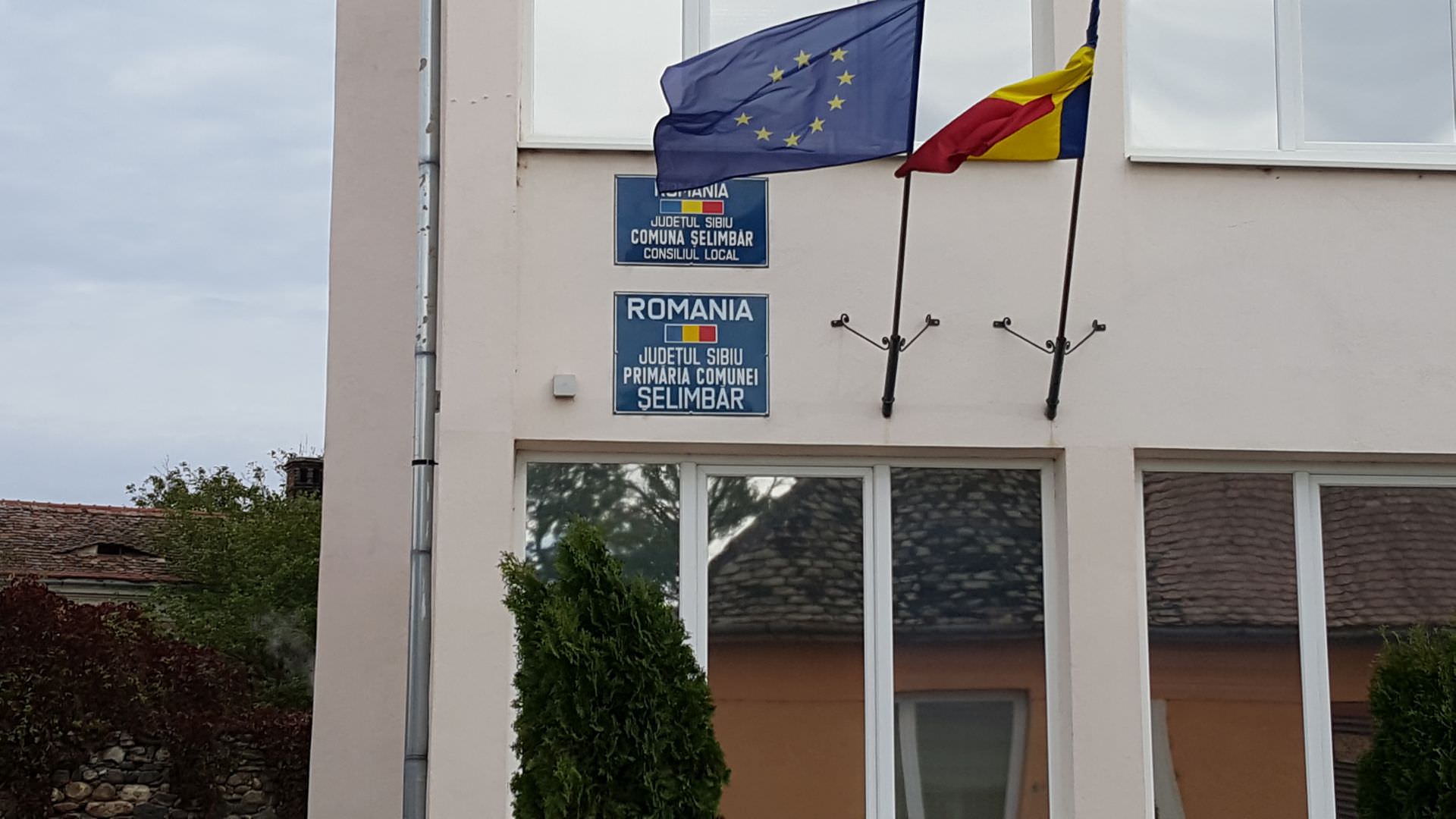 video foto percheziții dna la șelimbăr și notari din sibiu. primarul măricuța și patru notari acuzați de fraude de peste 114 milioane euro!