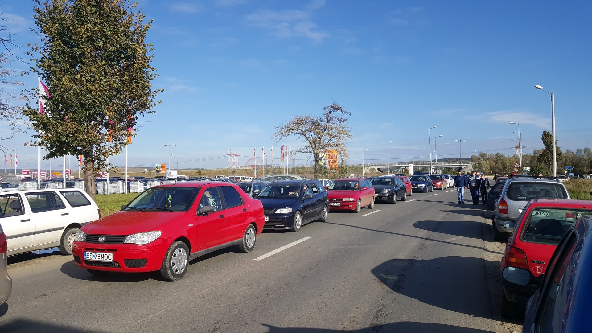 video foto trafic paralizat la intrarea în sibiu dinspre mediaș. se circulă bară la bară!