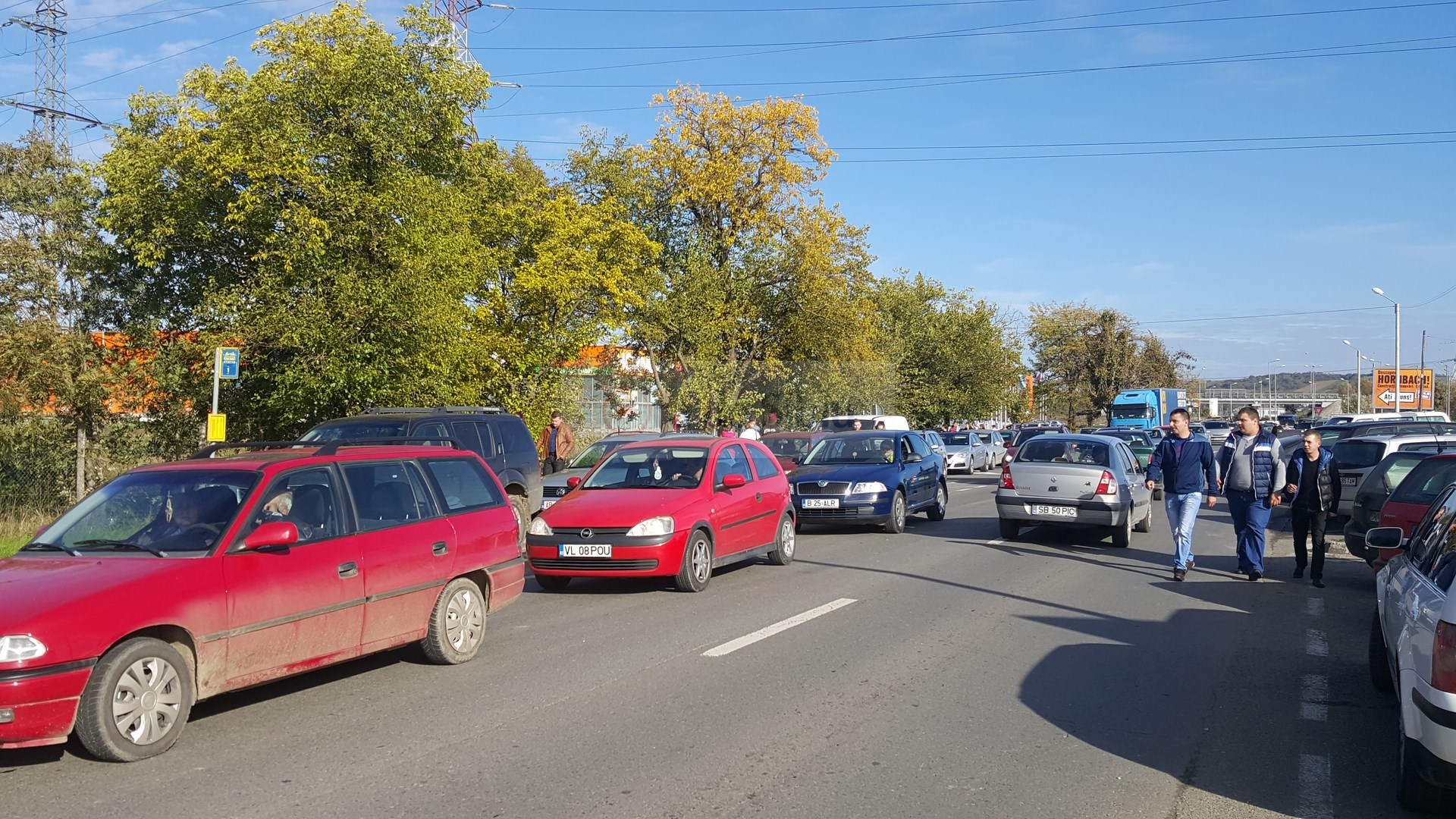 video foto trafic paralizat la intrarea în sibiu dinspre mediaș. se circulă bară la bară!