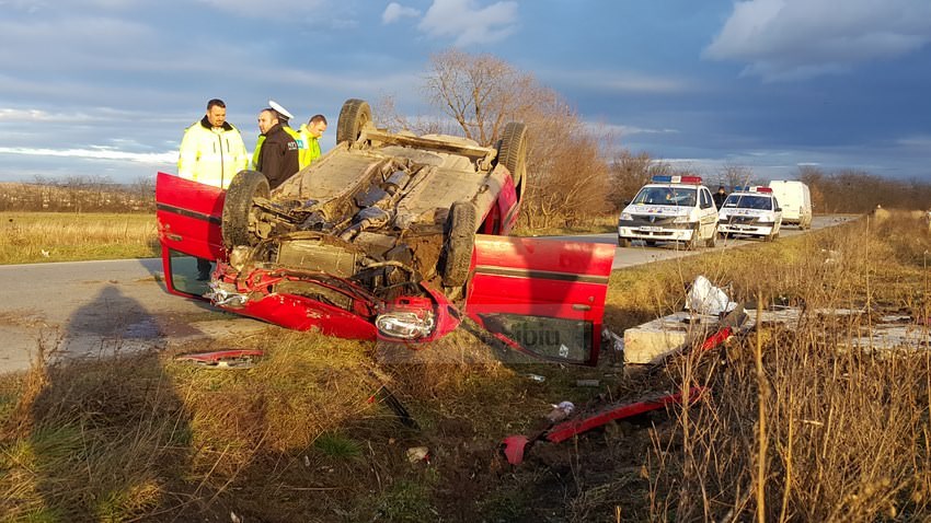 video foto – accident spectaculos pe drumul hoților. trei copii și două femei, victime!