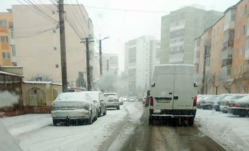 foto – video prima ninsoare mai serioasă a blocat sibiu. deszăpezire cu pipeta prin oraș!