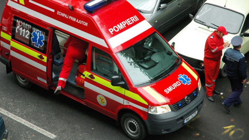 accidente grave la șelimbăr și sibiu. tânără lovită pe trecerea de pietoni și biciclistă acroșată de un auto!