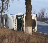 VIDEO FOTO TIR răsturnat pe DN1 în apropiere de Veştem. Care au fost cauzele