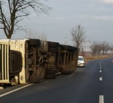 VIDEO FOTO TIR răsturnat pe DN1 în apropiere de Veştem. Care au fost cauzele