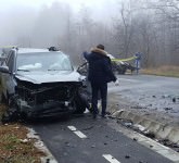 FOTO VIDEO Accident cumplit între Sibiu și Rășinari. Un șofer beat a intrat pe contrasens și s-a tamponat frontal cu o altă mașină